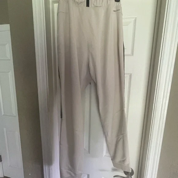 Jordan Brand Men's Beige Jogger Pants - Picture 11 of 11